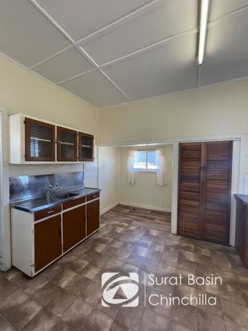 Spacious 3 Bedroom Home in Convenient Location - Photo 3