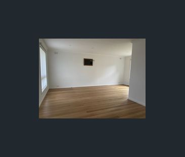 Large Family Home In Prime Location And Renovated! - Photo 6