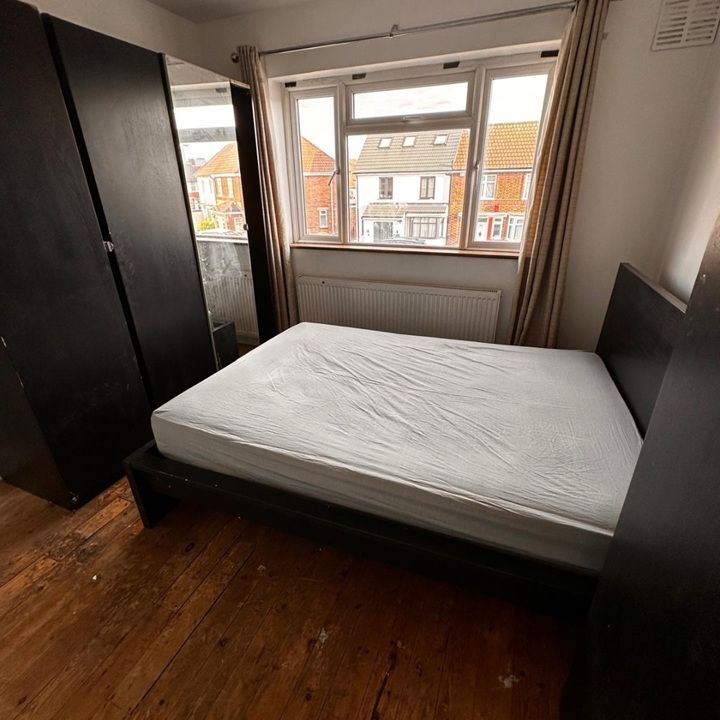 Room in a Shared House, Carlyon Road, HA0 - Photo 1