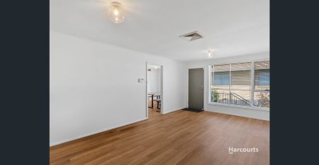 Spacious Family Retreat with water views - Photo 5