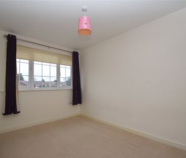 3 bed terraced house to rent in Eastway, Eastfield, YO11 - Photo 3