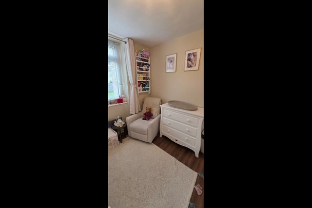 2 Bed Flat, The Oaks, NW6 - Photo 1