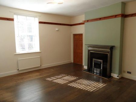 4 bedroom end of terrace house to rent - Photo 3