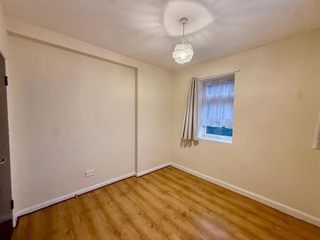 2 bedroom end of terrace house to rent - Photo 2