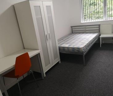 5 bedroom semi-detached house to rent - Photo 1