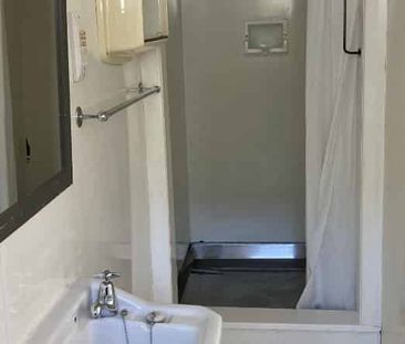 Cosy One Bedroom Unit - Photo 5