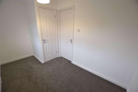 Bakers Gardens, Carshalton, Surrey, SM5 - Photo 2