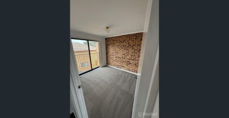 Two Bedroom Townhouse - Photo 2