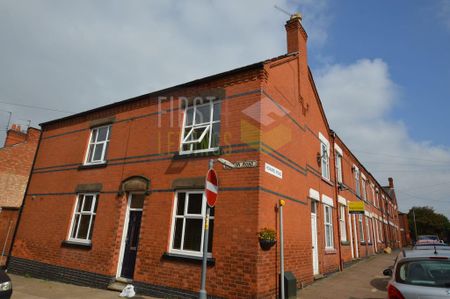 4 bedroom terraced house to rent - Photo 5