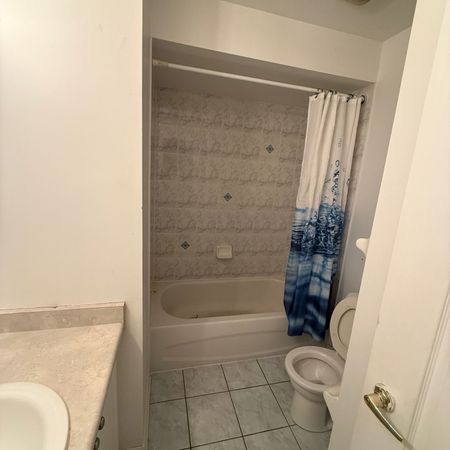 For Lease - 38 Glacier Crescent, Toronto, Ontario - Photo 4