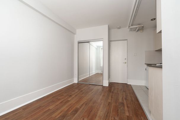 160 Huron Street - Photo 1