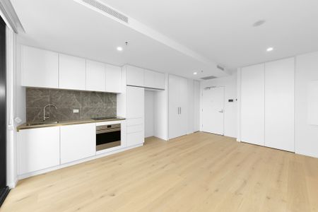 Brand New Living at "The Shard" - Modern Style and Ultimate Convenience - Photo 4