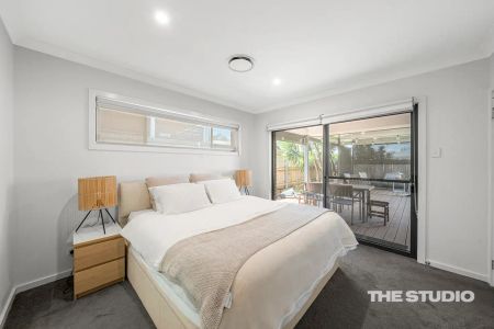 “Stunning Single-Level Home” - Photo 4