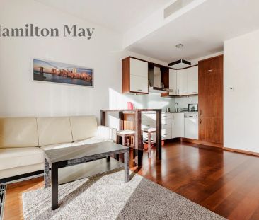 Ciche, dwupokojowe mieszkanie w apartamentowcu obok pl. Konstytucji - Zdjęcie 2