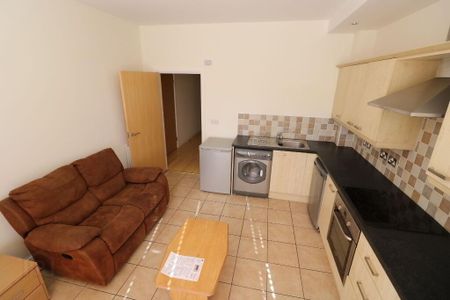 88 Cromwell Road, Belfast, BT7 1JY - Photo 2