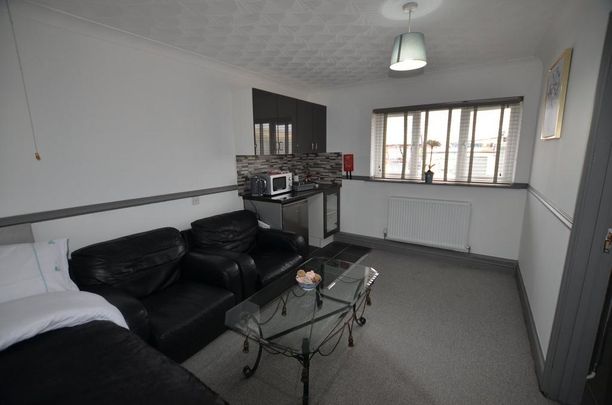 1 bedroom flat to rent - Photo 1