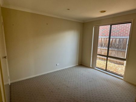 Three Bedroom House - Photo 3