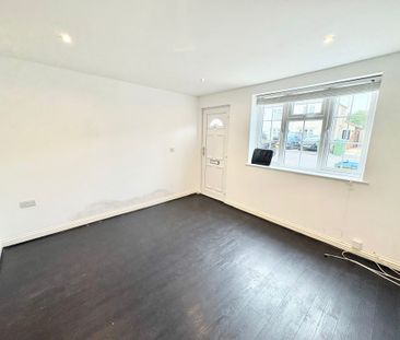 Commercial Street, Southampton - Photo 1