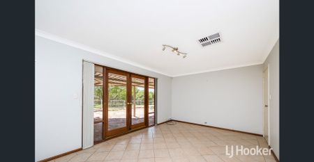 4 x 2 Family Home - Photo 4