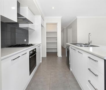 SPACIOUS FAMILY LIVING IN THE HEART OF LUCAS - Photo 1