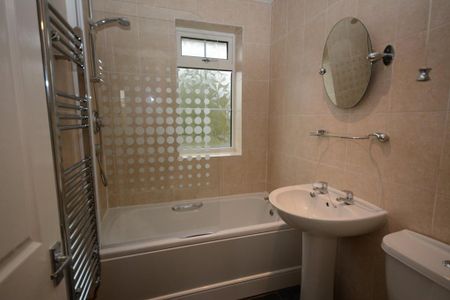 2 bedroom terraced house to rent - Photo 2