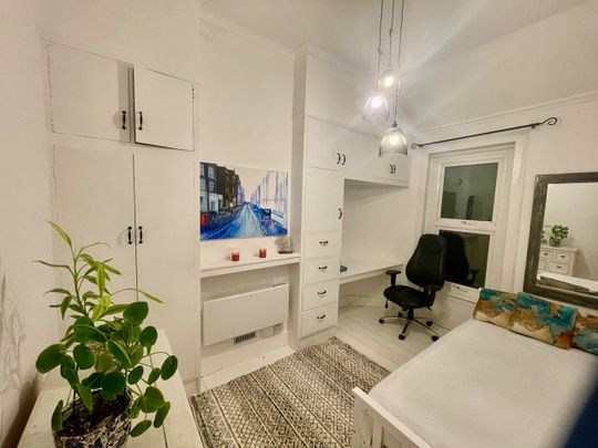 Room in a Shared House, Crown Lane, SM4 - Photo 1