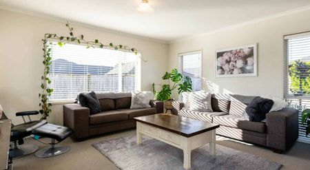 Modern 4-Bedroom Family Home in the Heart of St Andrews - Photo 5