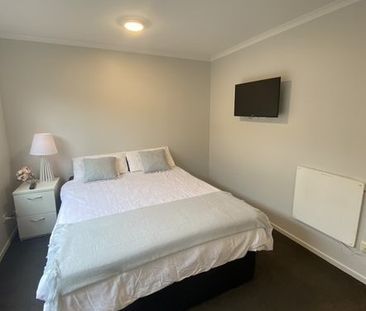 Don't miss out on this newly renovated, Fully Furnished Studio room... - Photo 3