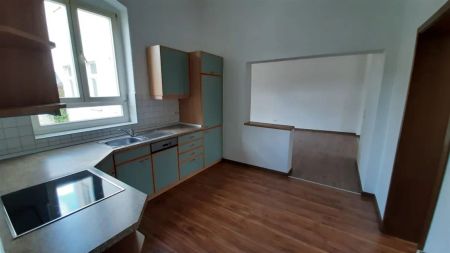 Attraktive, großzügige Wohnung, frisch renoviert - Photo 3