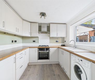 3 bedroom detached house to rent - Photo 5