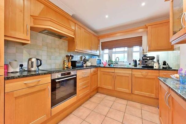 Wyatt Drive, Castelnau, SW13 - Photo 1