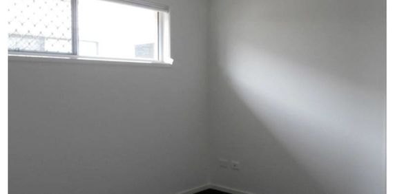 8B Kestrel Street, Dakabin QLD 4503 - Duplex For Rent - $520 | Domain - Photo 2