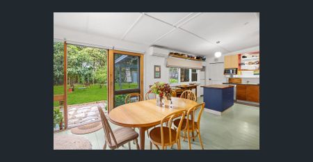 Charming Cottage - Ideally Positioned - Photo 2