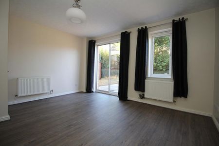 2 bedroom semi-detached house to rent - Photo 3