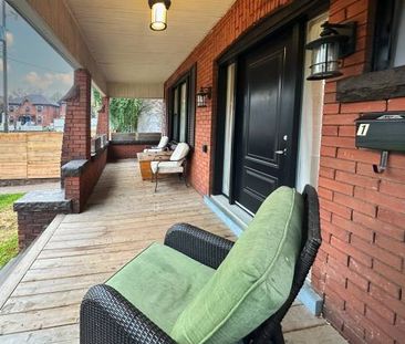 Spacious 2Br Apartment w/ Private Porch - Photo 3