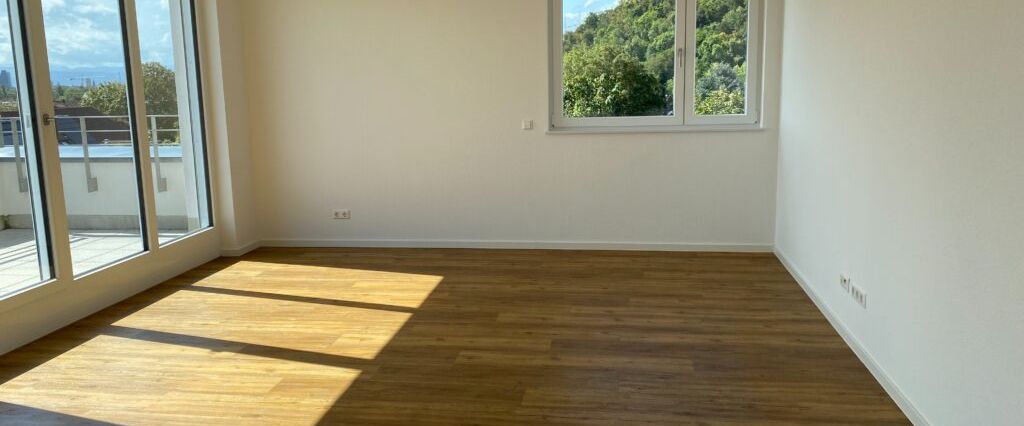 *WBS erforderlich!* Sonne pur! Moderne 3-Zimmer Wohnung mit EBK und Dachterrasse - Foto 1
