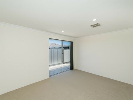 Modern Easy Maintenance Family Home - Photo 4