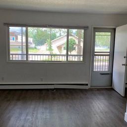 Sorrento Manor - Photo 1