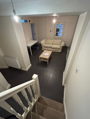 6 Bed Flat, Fremantle Road, BS6 - Photo 1