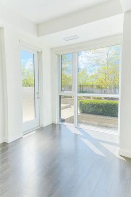 For Lease - 210 Sabina Drive Unit# 104, Oakville, Ontario - Photo 1