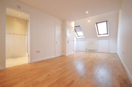 4 bedroom terraced house to rent - Photo 4