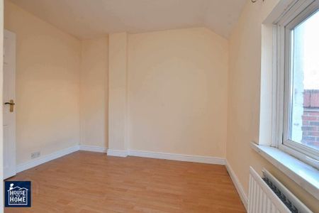 43 Iveagh Crescent, Belfast, BT12 6AW - Photo 3