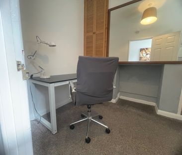 2 Bed Terraced House, Colchester Street, CV1 - Photo 4