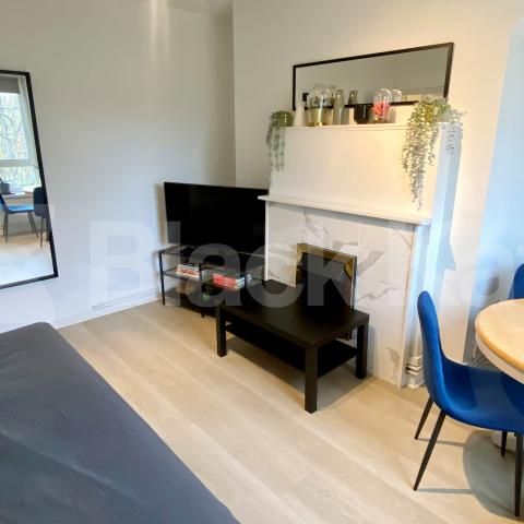 Bright and airy, tastefully decorated & superbly located in SE1 - Photo 1