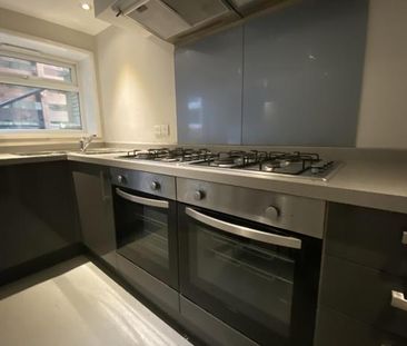 South Parade, - Photo 2