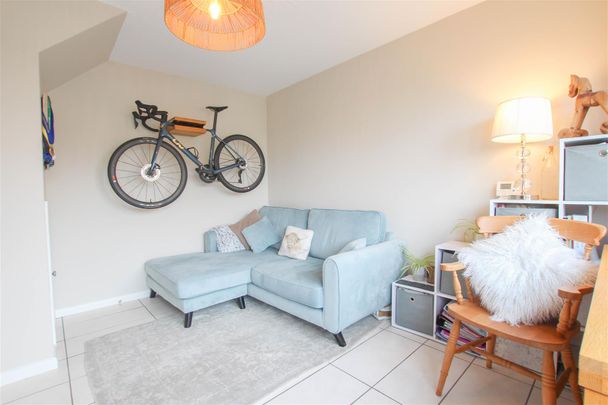 Goddard Way, Saffron Walden - Photo 1