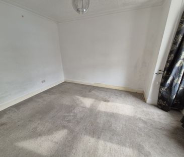 5 Bed Terraced House, Hampton Road, IG1 - Photo 1