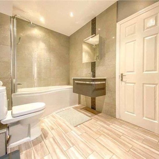 Kennedy Close, London Colney, Hertfordshire, AL2 - Photo 1