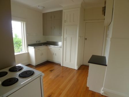 Spacious 6BR Kelburn Haven - Photo 3