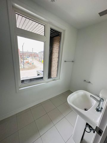 For Lease - 232 Keppel Circle, Brampton, Ontario - Photo 5